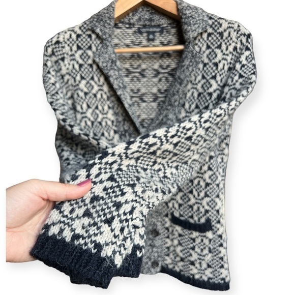 Banana Republic Women’s Alpaca Wool Blend Italian Yarn Button Front Sweater, XS - Picture 4 of 10